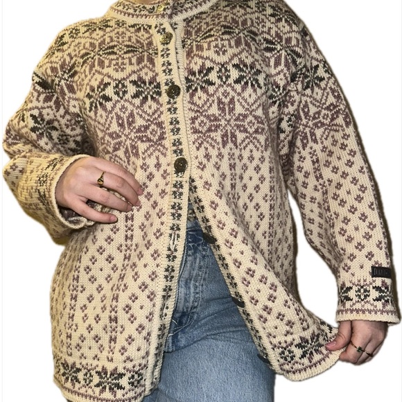 Dale of Norway Sweater Cardigan. Original Dale Classic - Picture 2 of 3